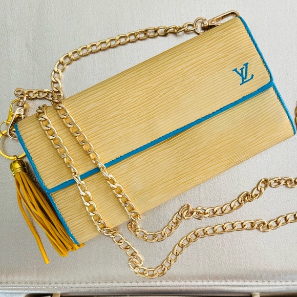 Louis Vuitton Handbags - Louis Vuitton Epi Porte Feuille Sarah Leather Long Bifold Wallet/